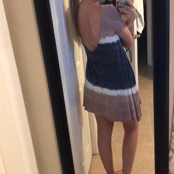 Ombré open back t-shirt style dress - Picture 2 of 2